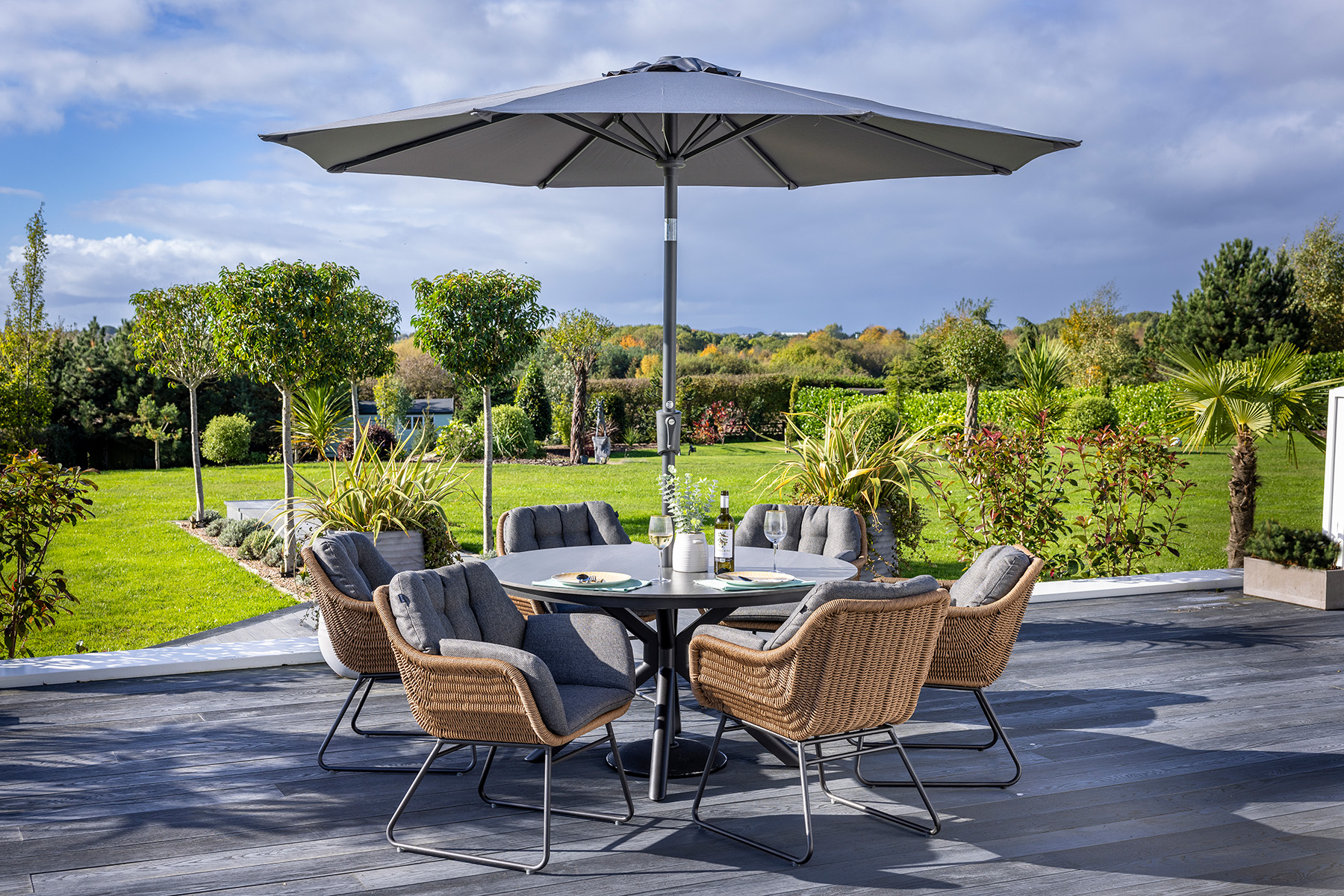 Rayo 6 Seat Round Dining Set